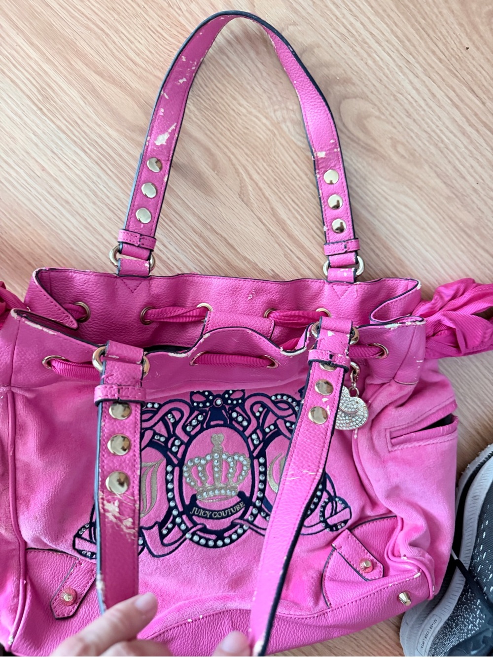 Juicy Couture vintage Bright Pink Embroidered Shoulder Bag - Picture 4 of 7